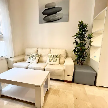 Centro Station Maria Zambrano Parking Free Apartment